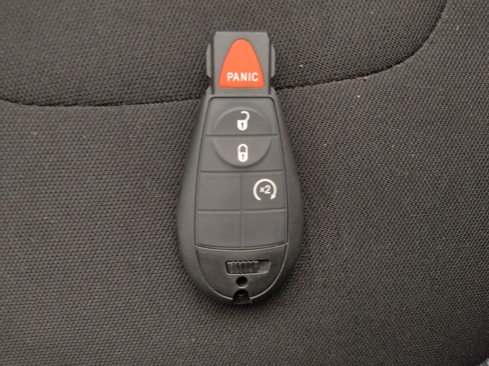 2019 Jeep Cherokee in Wichita, KS 67207 - 18091697 32