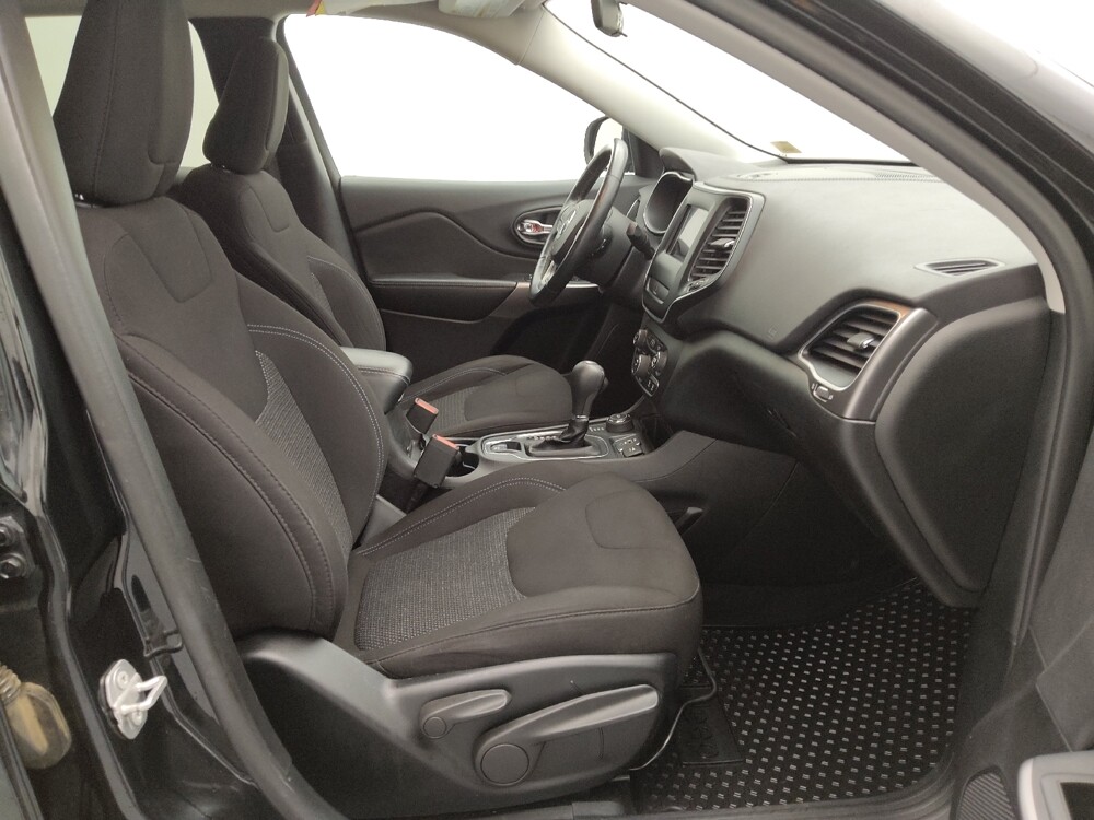 2019 Jeep Cherokee in Wichita, KS 67207 - 18091697 21