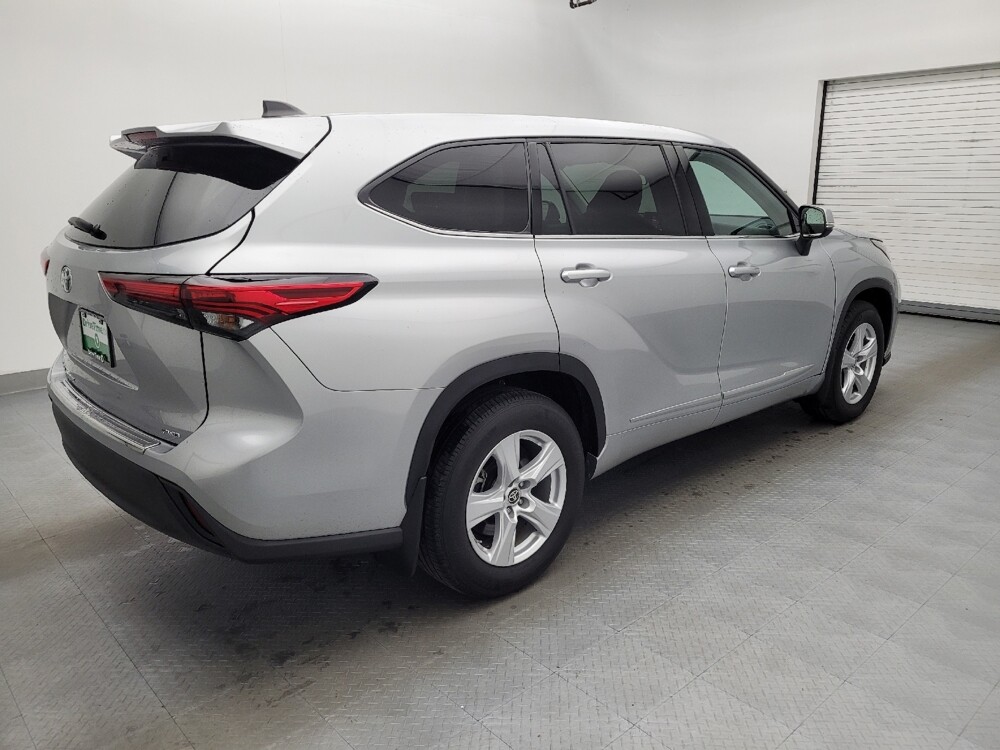 2022 Toyota Highlander in Greenville, NC 27834 - 18091698 10