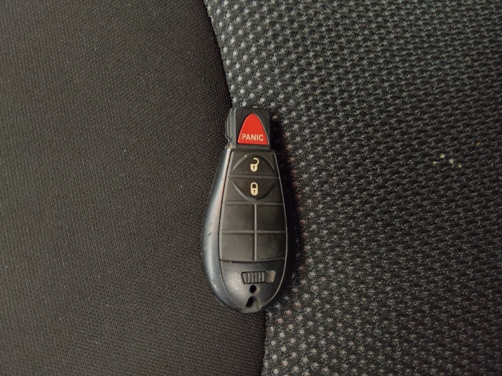 2019 Jeep Cherokee in Lakewood, CO 80215 - 18091706 32