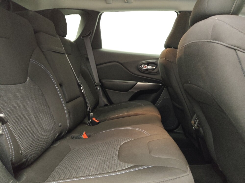 2019 Jeep Cherokee in Lakewood, CO 80215 - 18091706 19