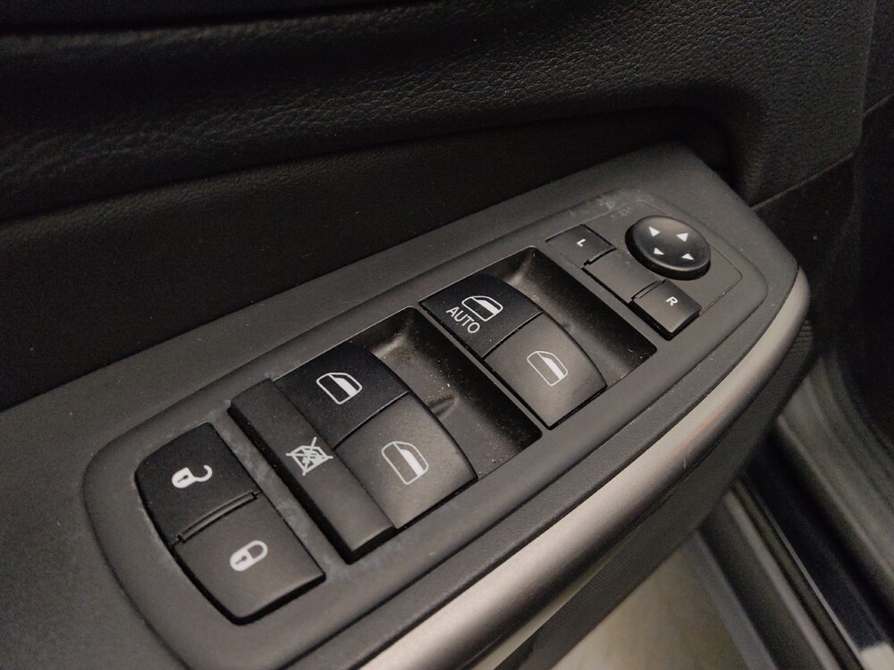 2019 Jeep Cherokee in Lakewood, CO 80215 - 18091706 27