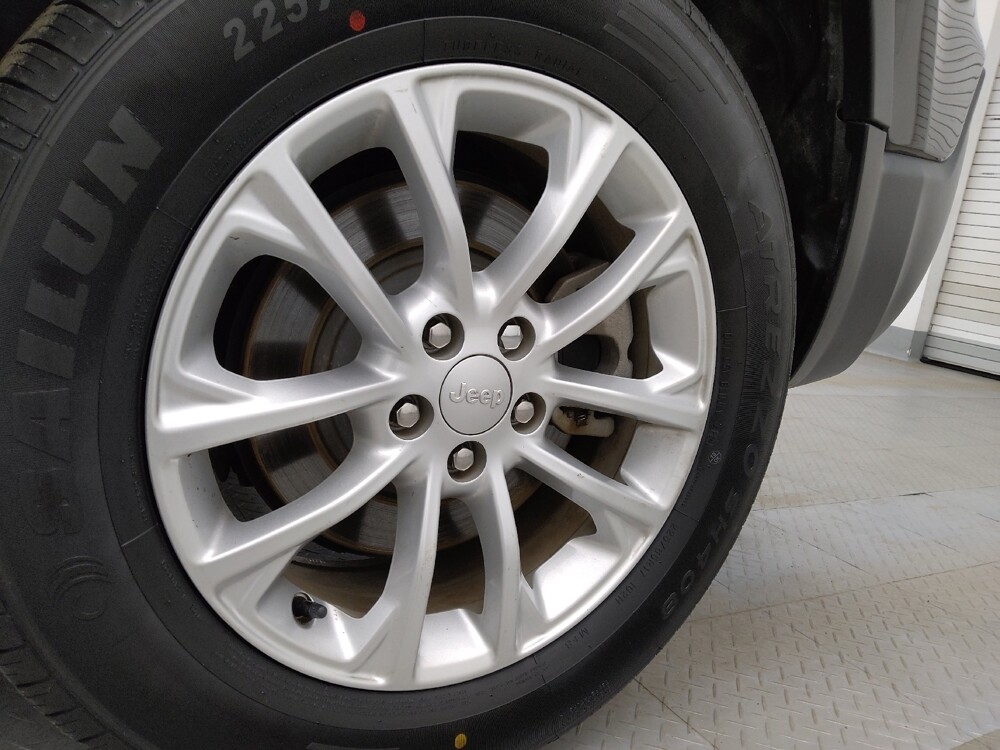 2019 Jeep Cherokee in Lakewood, CO 80215 - 18091706 31