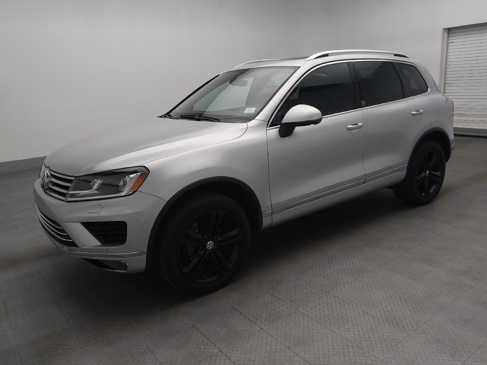 2017 Volkswagen Touareg in Gainesville, FL 32609 - 18091718 2