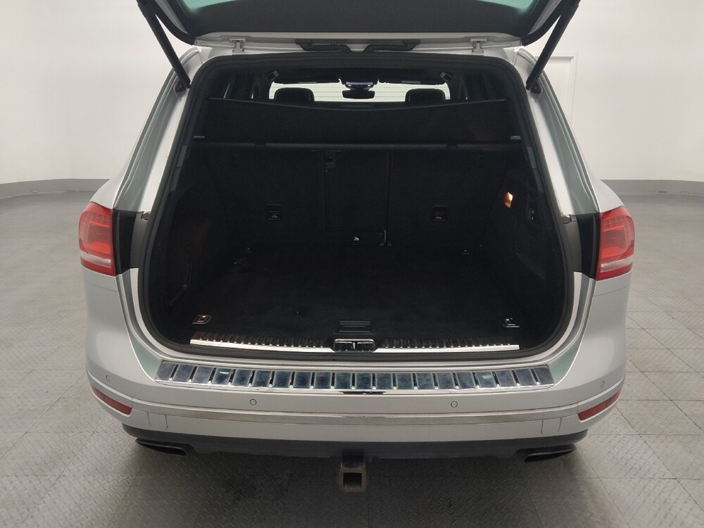 2017 Volkswagen Touareg in Gainesville, FL 32609 - 18091718 29