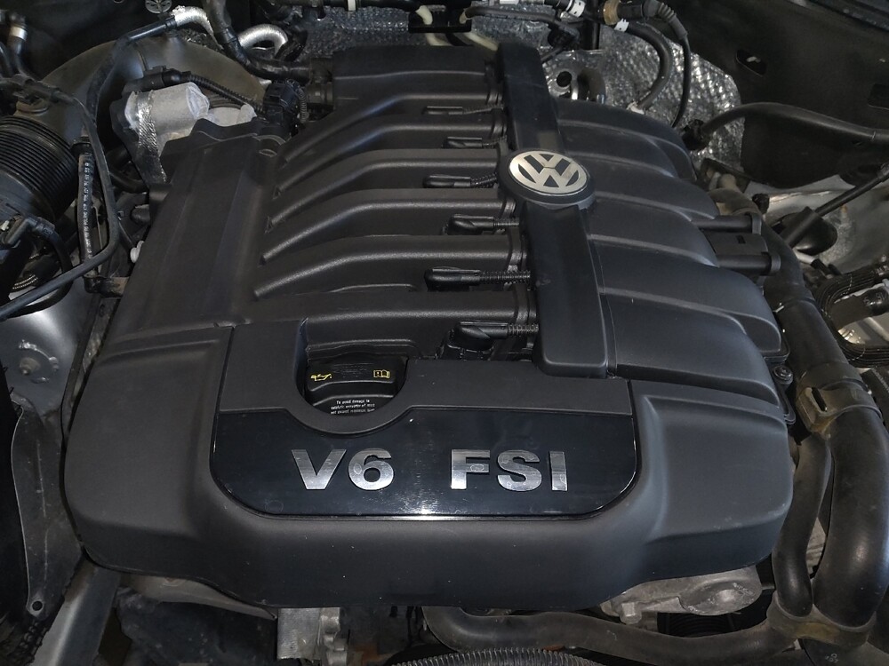 2017 Volkswagen Touareg in Gainesville, FL 32609 - 18091718 30