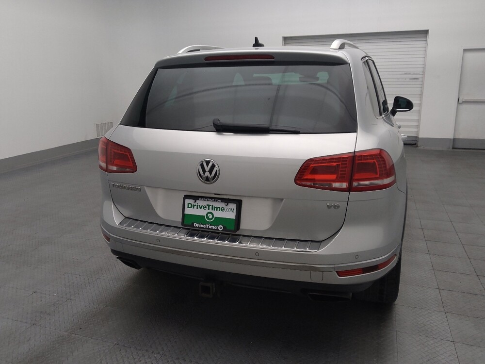 2017 Volkswagen Touareg in Gainesville, FL 32609 - 18091718 7