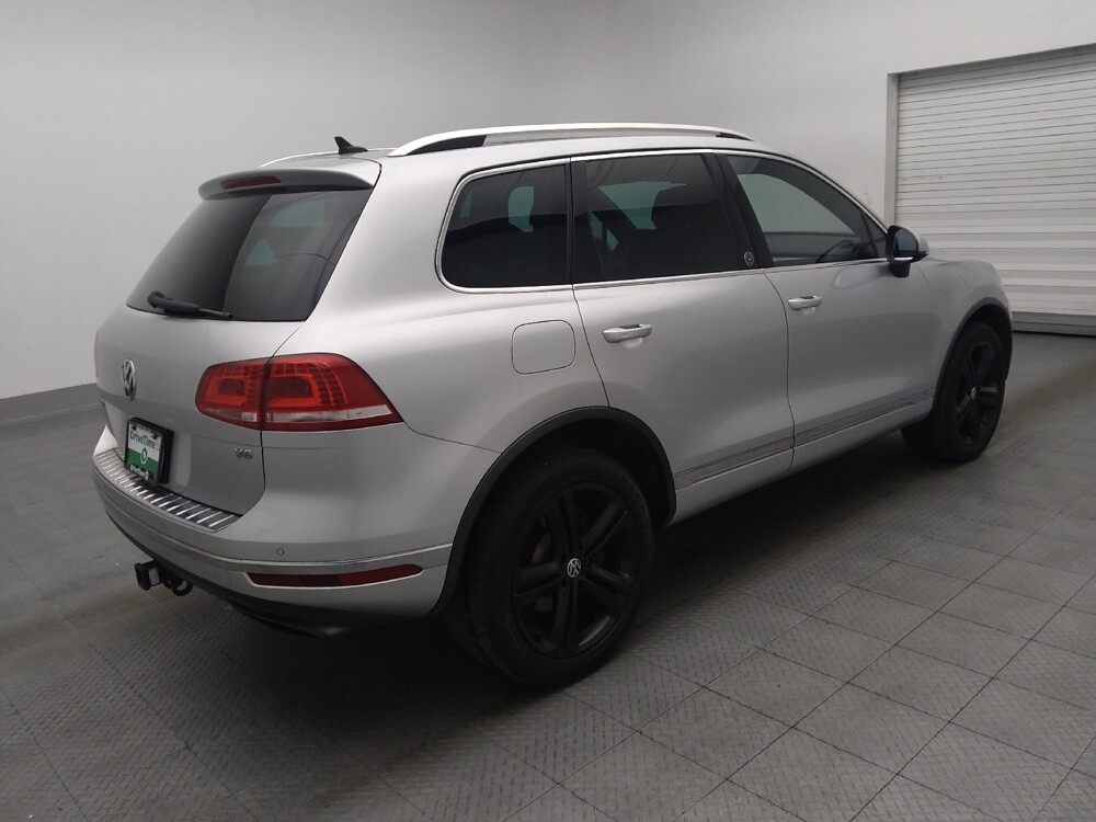 2017 Volkswagen Touareg in Gainesville, FL 32609 - 18091718 10