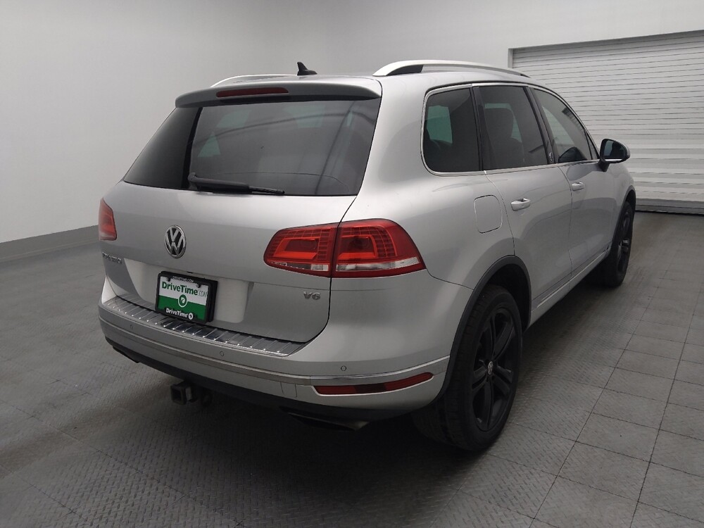 2017 Volkswagen Touareg in Gainesville, FL 32609 - 18091718 9