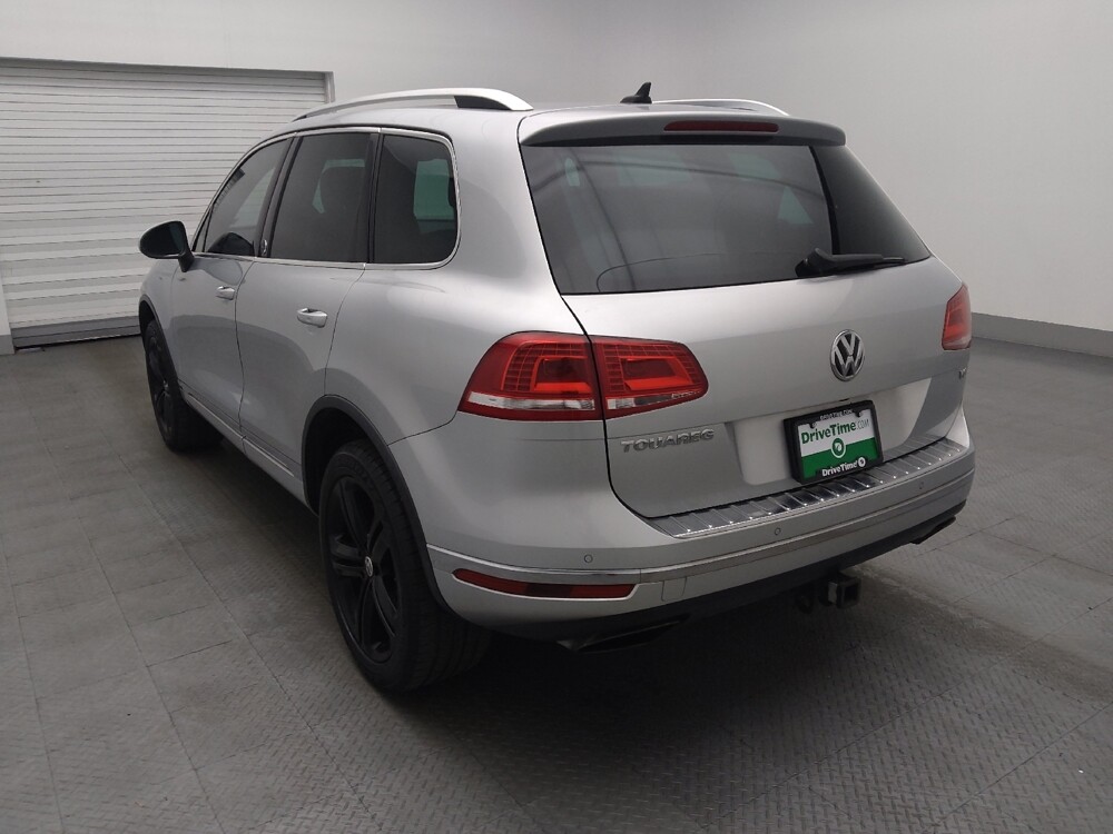 2017 Volkswagen Touareg in Gainesville, FL 32609 - 18091718 5