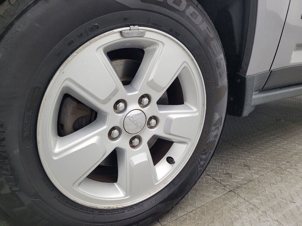 2017 Jeep Compass in Gainesville, FL 32609 - 18091719 31