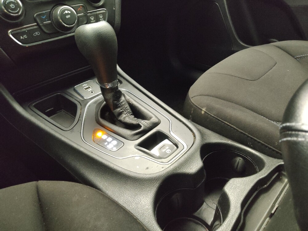 2019 Jeep Cherokee in Lombard, IL 60148 - 18091727 26