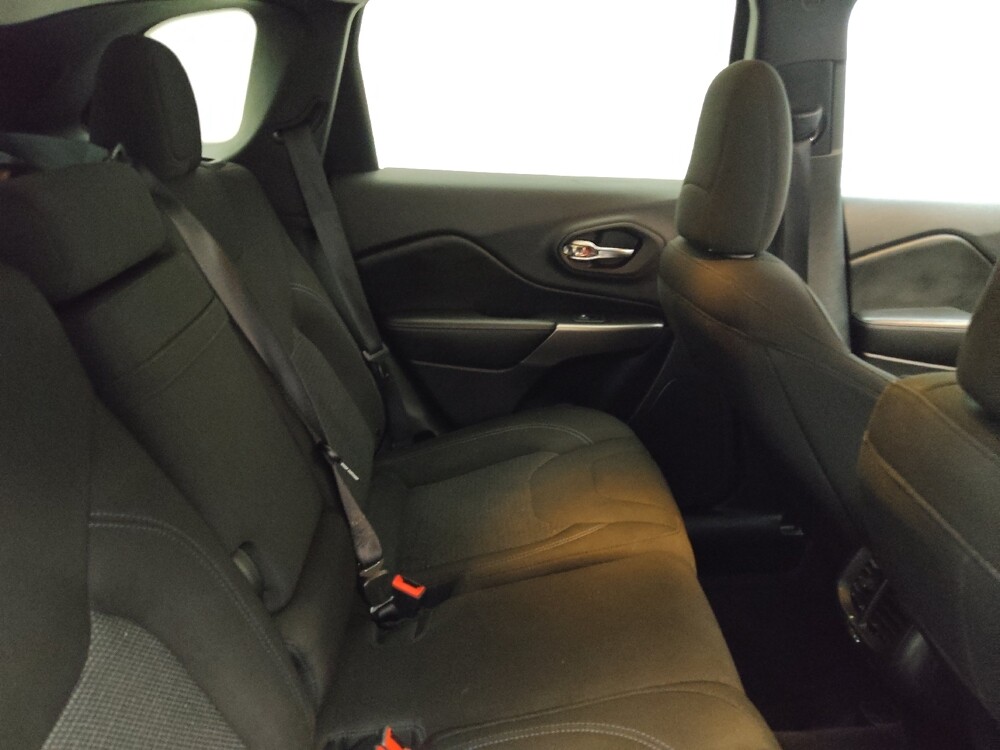 2019 Jeep Cherokee in Lombard, IL 60148 - 18091727 19