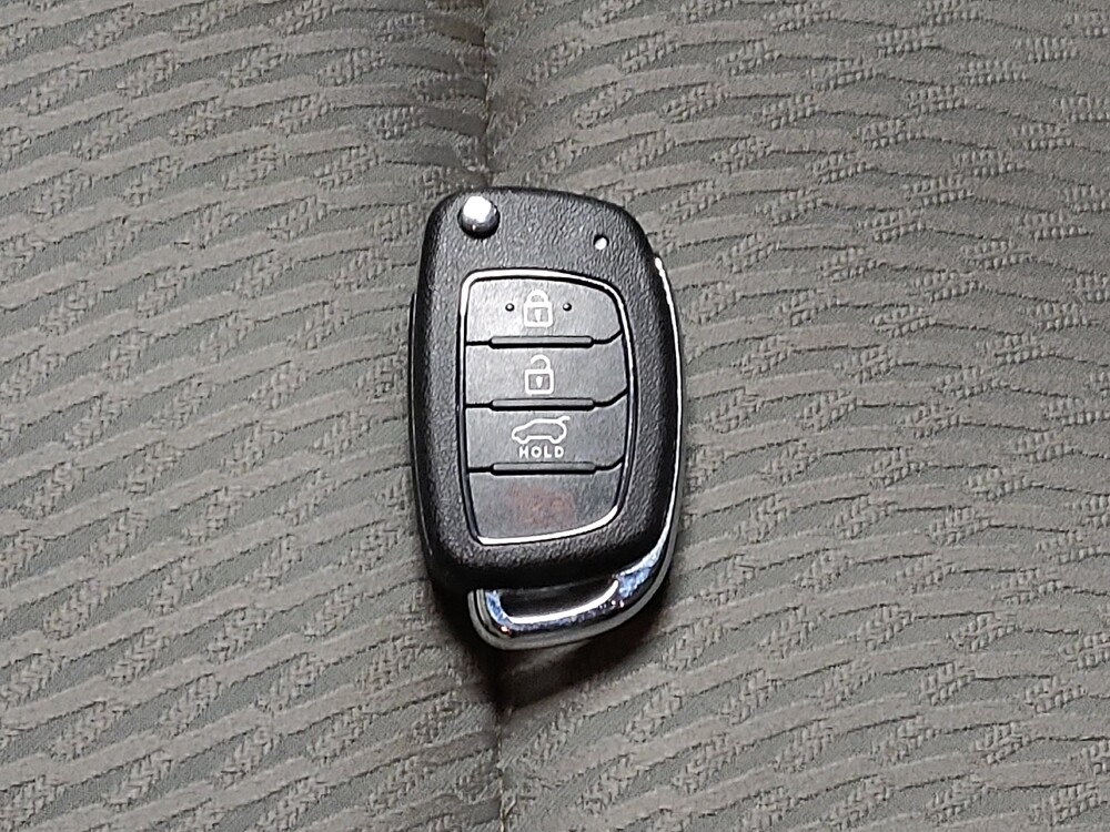 2018 Hyundai Santa Fe in Greensboro, NC 27407 - 18091739 32