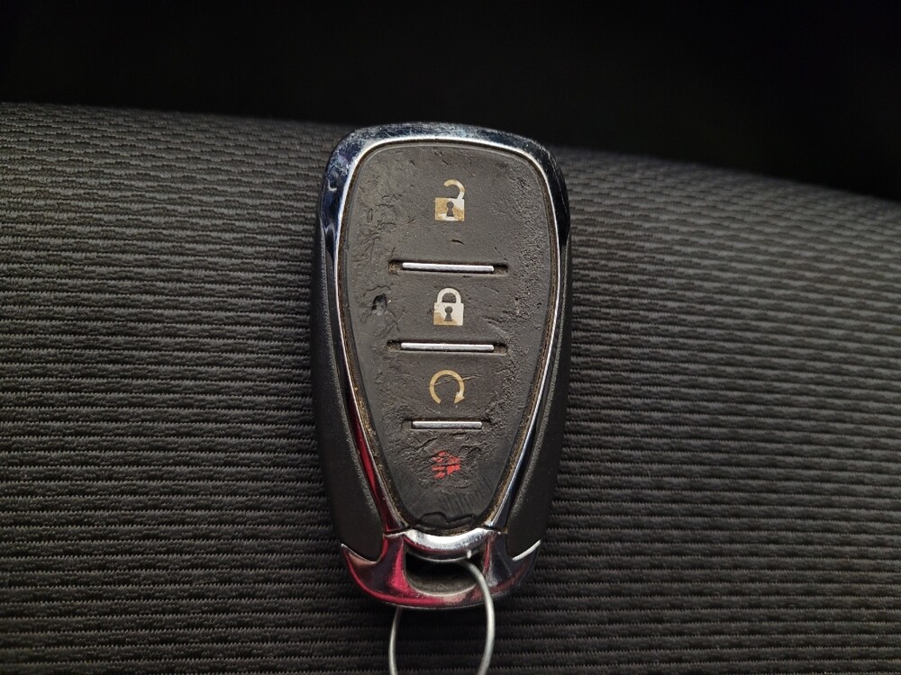 2017 Chevrolet Cruze in Miamisburg, OH 45342 - 18091740 32