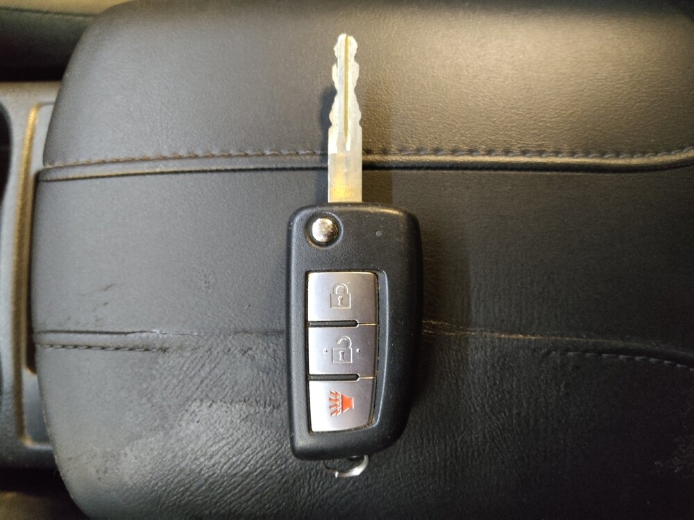 2018 Nissan Rogue Sport in Greenville, NC 27834 - 18091750 32