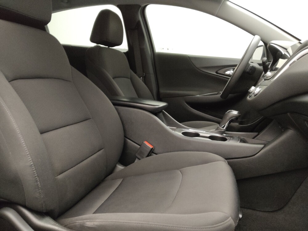 2019 Chevrolet Malibu in Denver, CO 80012 - 18091759 21