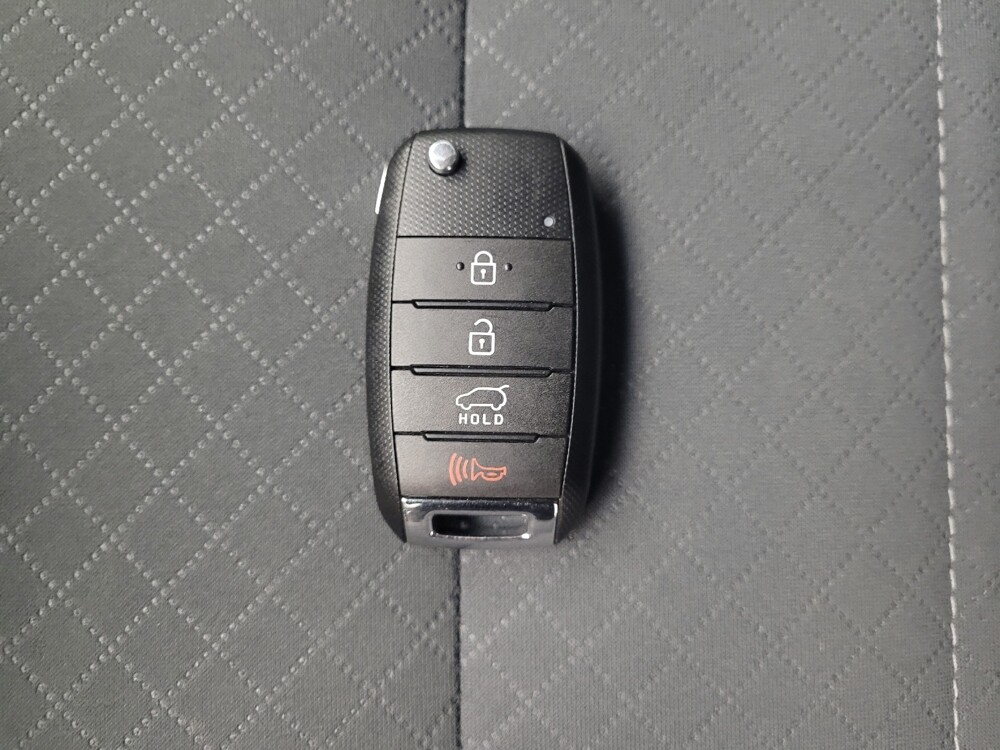 2018 Kia Sorento in Eastpointe, MI 48021 - 18091770 32