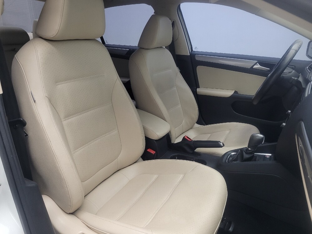 2017 Volkswagen Jetta in Morrow, GA 30260 - 18091776 21