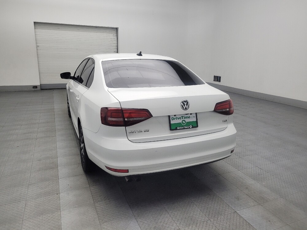 2017 Volkswagen Jetta in Morrow, GA 30260 - 18091776 5
