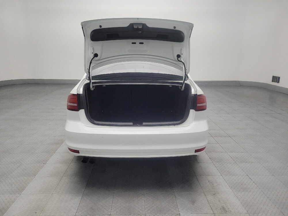 2017 Volkswagen Jetta in Morrow, GA 30260 - 18091776 29