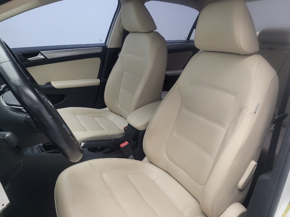 2017 Volkswagen Jetta in Morrow, GA 30260 - 18091776 17