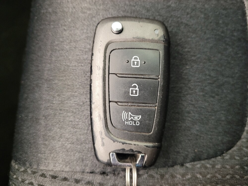 2020 Hyundai Santa Fe in Louisville, KY 40258 - 18091778 32