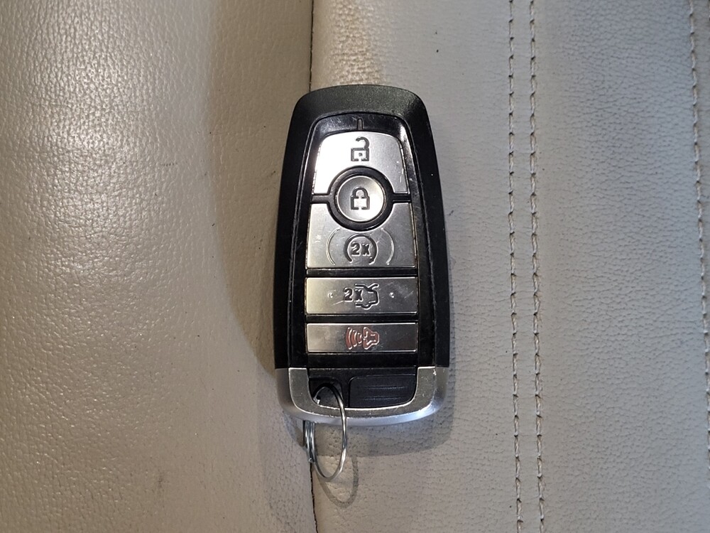 2017 Ford Fusion in Hialeah, FL 33014 - 18091792 32