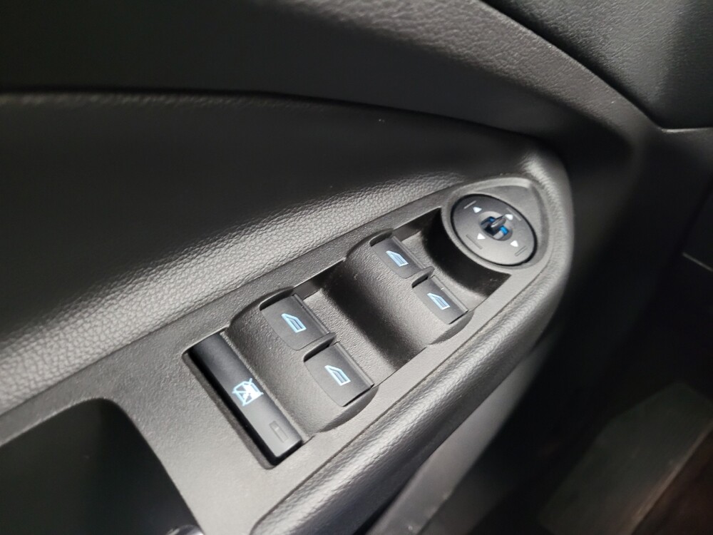 2017 Ford Escape in Taylor, MI 48180 - 18091801 27