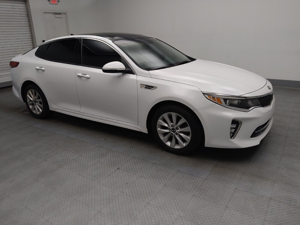 2018 Kia Optima in Lombard, IL 60148 - 18091804 11