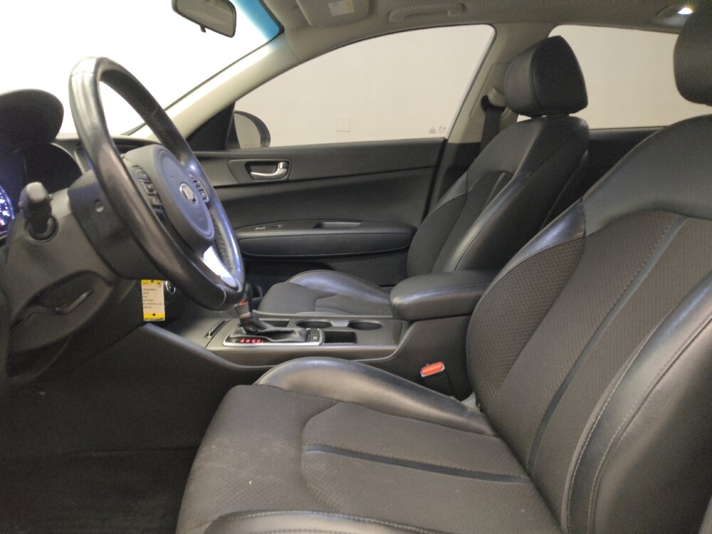 2018 Kia Optima in Lombard, IL 60148 - 18091804 17