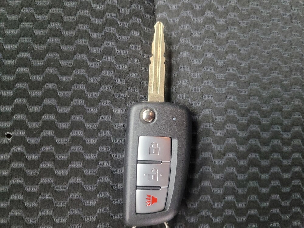 2019 Nissan Rogue Sport in Indianapolis, IN 46222 - 18091817 32