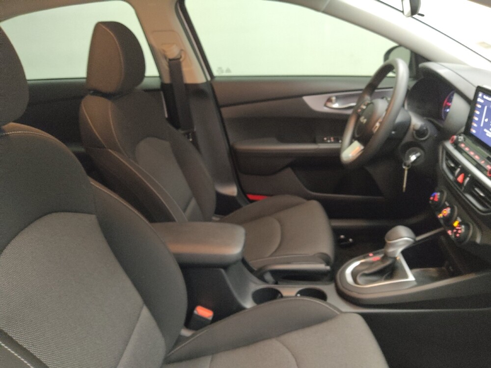 2022 Kia Forte in Peoria, IL 61615 - 18091820 21