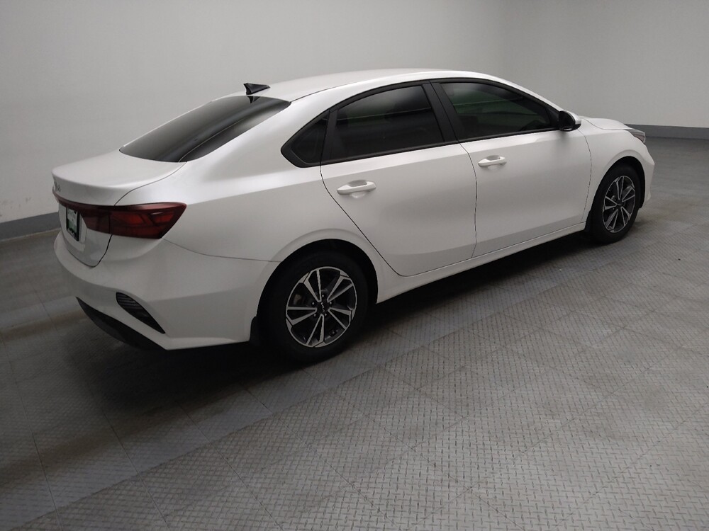 2022 Kia Forte in Peoria, IL 61615 - 18091820 10