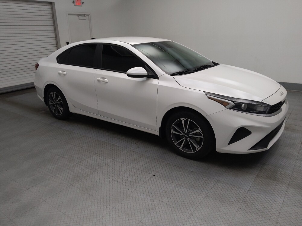 2022 Kia Forte in Peoria, IL 61615 - 18091820 11