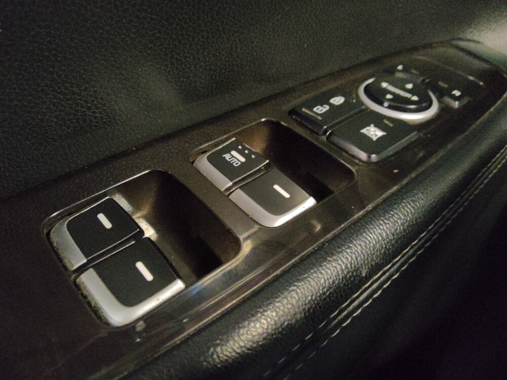 2018 Kia Sorento in Chandler, AZ 85225 - 18091821 27