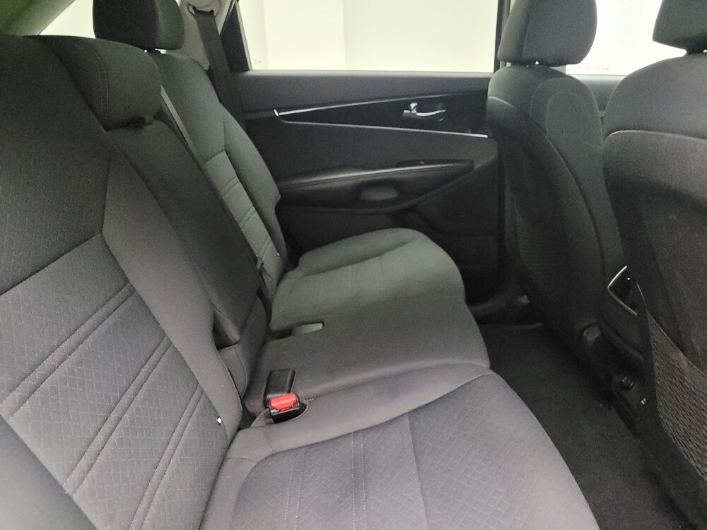 2020 Kia Sorento in Taylor, MI 48180 - 18091822 19