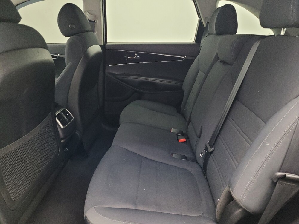 2018 Kia Sorento in Gainesville, FL 32609 - 18091831 18