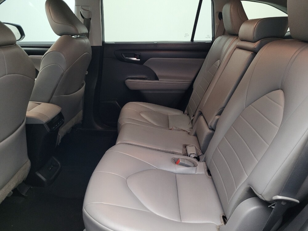 2022 Toyota Highlander in Gainesville, FL 32609 - 18091836 18