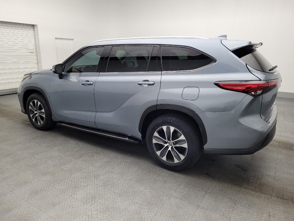 2022 Toyota Highlander in Gainesville, FL 32609 - 18091836 3