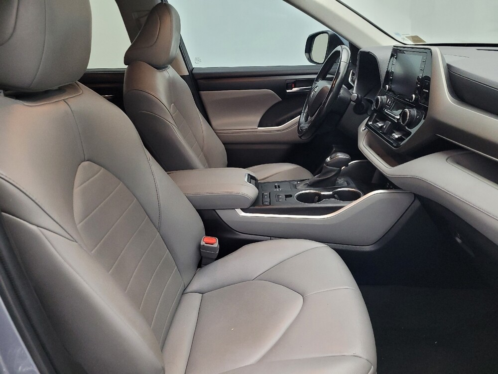 2022 Toyota Highlander in Gainesville, FL 32609 - 18091836 21