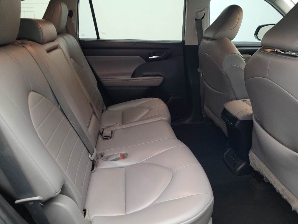 2022 Toyota Highlander in Gainesville, FL 32609 - 18091836 19