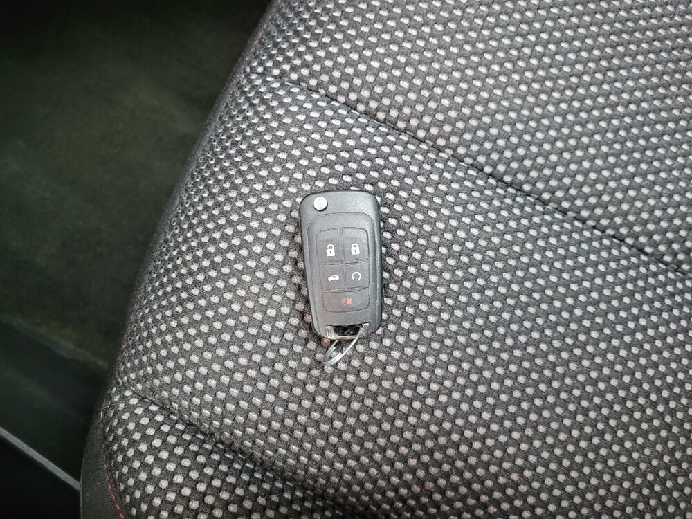 2017 Chevrolet Equinox in Pittsburgh, PA 15236 - 18091851 33