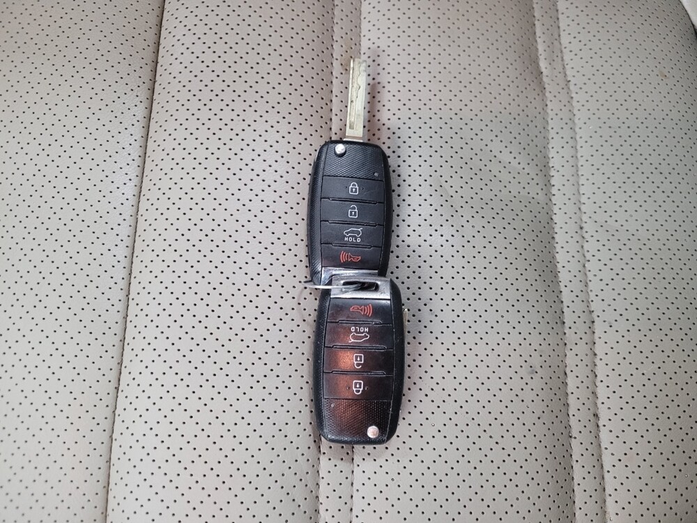 2016 Kia Sorento in Pittsburgh, PA 15236 - 18091852 32