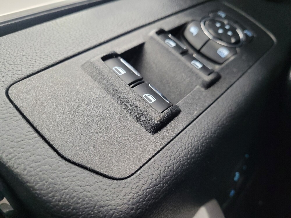 2018 Ford F150 in St. Louis, MO 63125 - 18091863 27