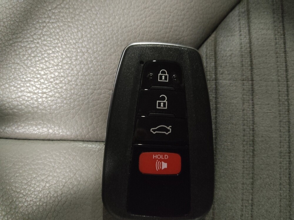 2018 Toyota Camry in Owings Mills, MD 21117 - 18091869 32