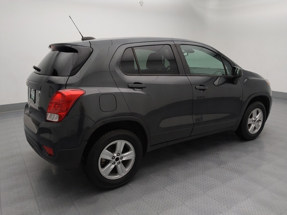 2020 Chevrolet Trax in Topeka, KS 66611 - 18091877 10