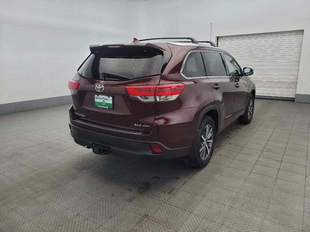 2018 Toyota Highlander in New Castle, DE 19720 - 18091881 9