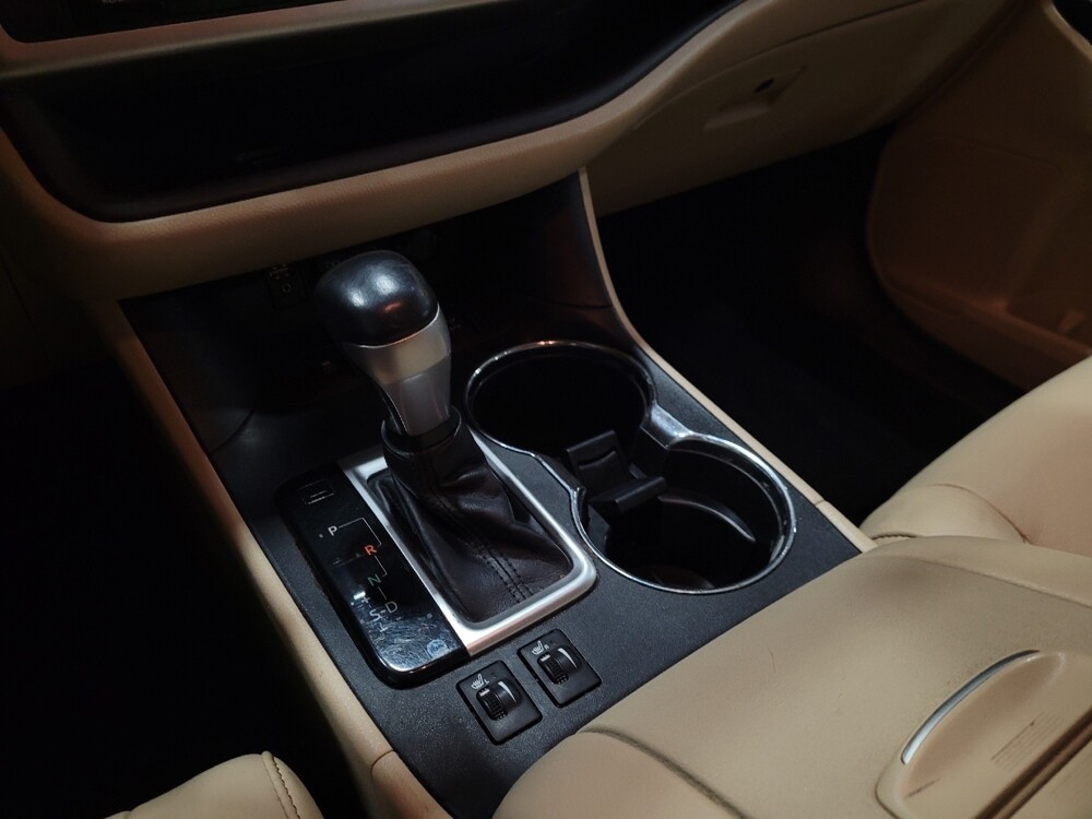 2018 Toyota Highlander in New Castle, DE 19720 - 18091881 26