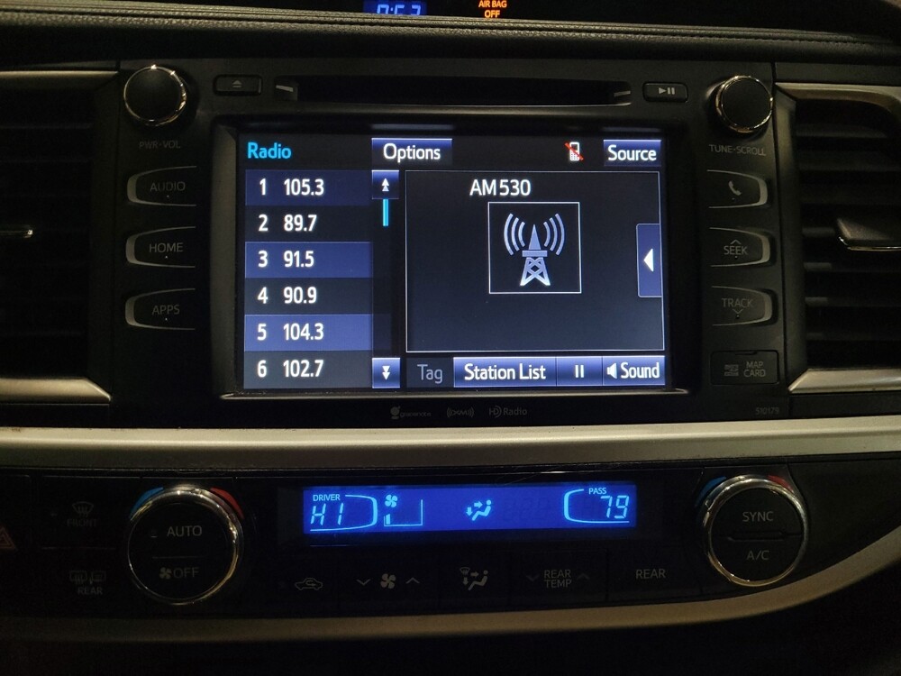 2018 Toyota Highlander in New Castle, DE 19720 - 18091881 25